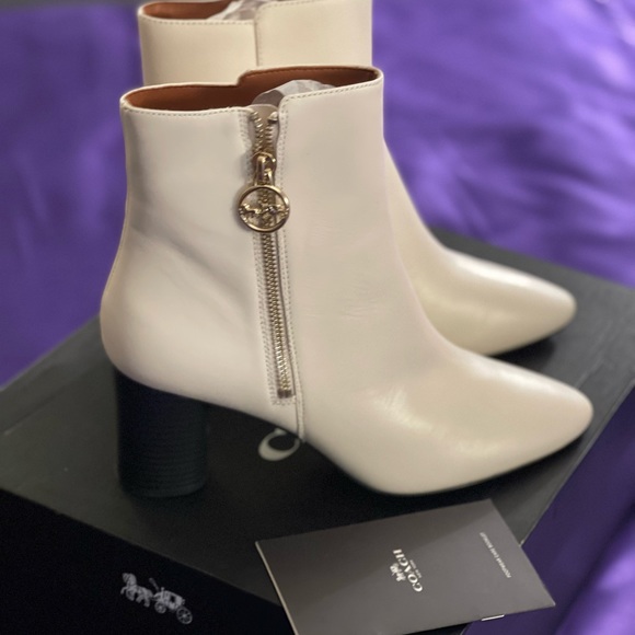 Iris Leather Bootie - Picture 10 of 11